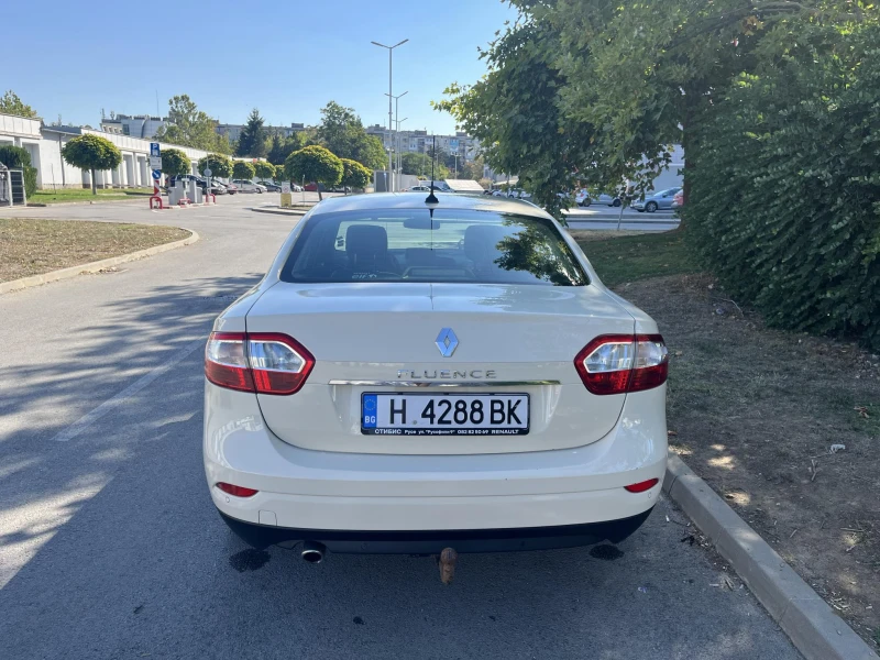 Renault Fluence 1.5, снимка 8 - Автомобили и джипове - 47771911