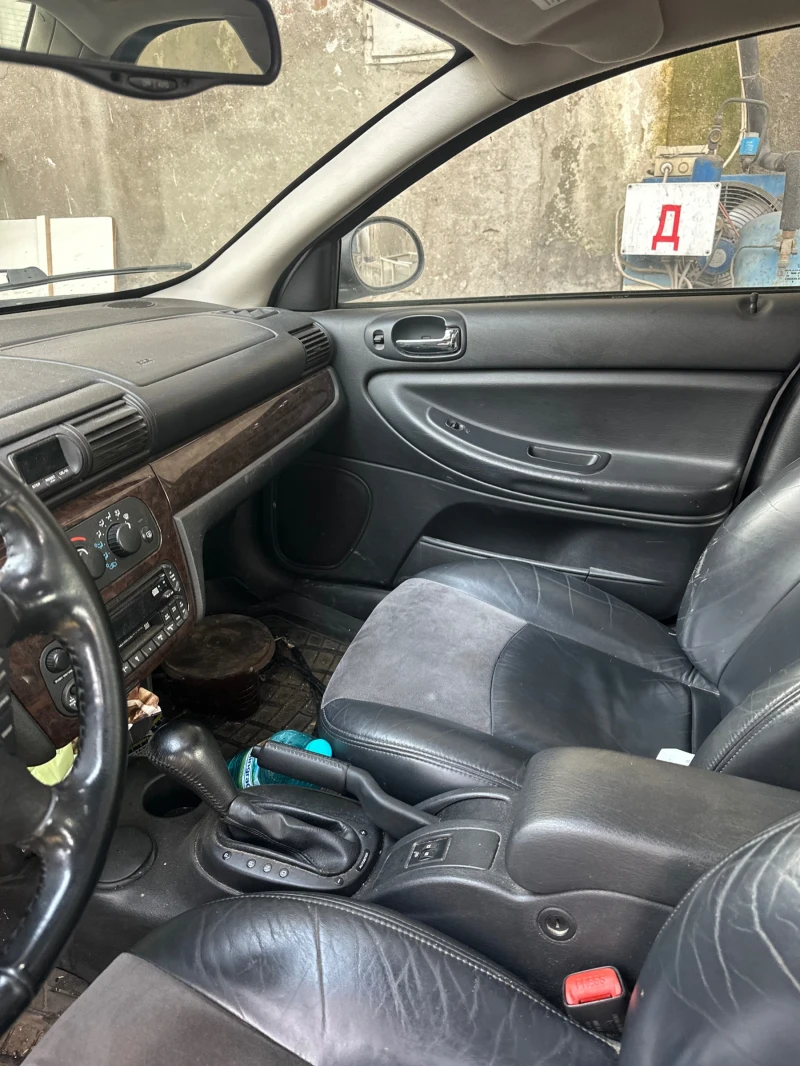 Chrysler Sebring 2.7i, снимка 5 - Автомобили и джипове - 49167251