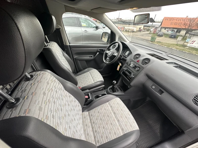 VW Caddy 1.6 TDI , снимка 6 - Автомобили и джипове - 52617206