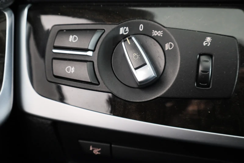 BMW 520, снимка 11 - Автомобили и джипове - 53122374