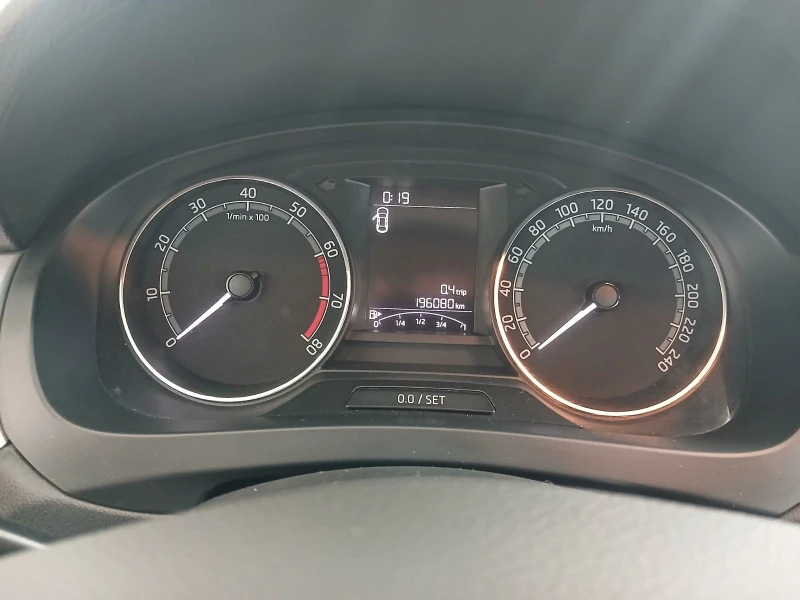 Skoda Rapid Spaceback , снимка 8 - Автомобили и джипове - 53334985