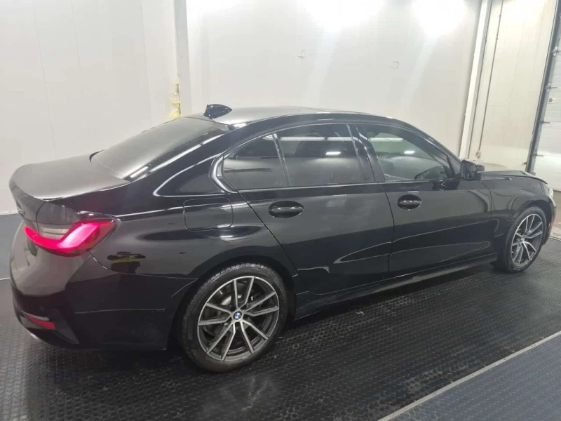 BMW 330 * 330I XDRIVE * CARFAX * ПАНОРАМА * ПОДГРЕВИ * , снимка 3 - Автомобили и джипове - 53583954