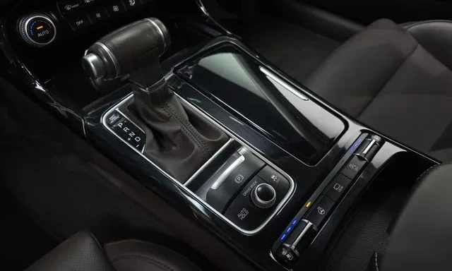 Kia Stinger 2.0T 4AWD без инциденти  - изображение 8