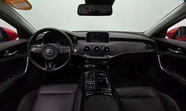 Kia Stinger 2.0T 4AWD без инциденти  - изображение 6
