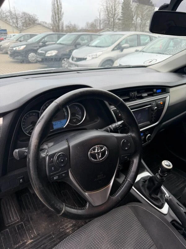 Toyota Auris 1.6 бензин ТОП! Очакван внос! , снимка 7 - Автомобили и джипове - 54064757