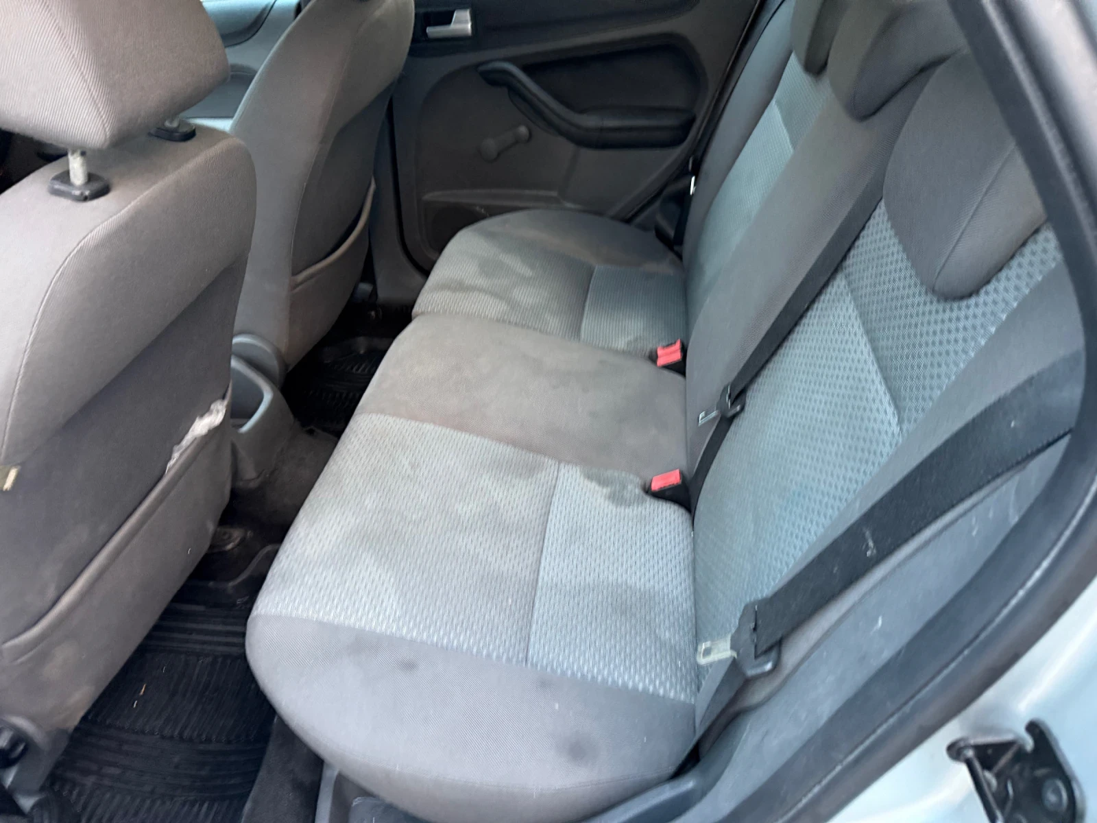 Ford Focus 1.6 dizel 2006г - изображение 9