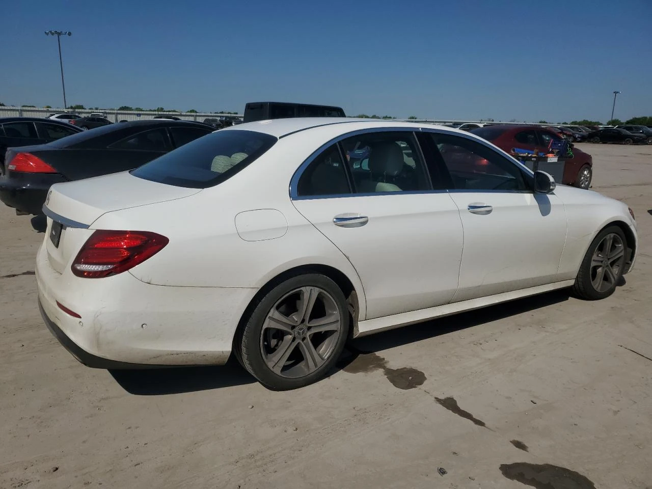 Mercedes-Benz E 300 9G TRONIC/ТОП/КЛИП НА МОТОРА - изображение 6