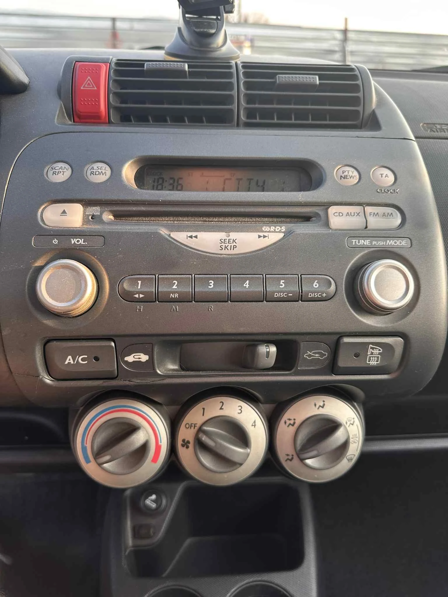 Honda Jazz  - изображение 10
