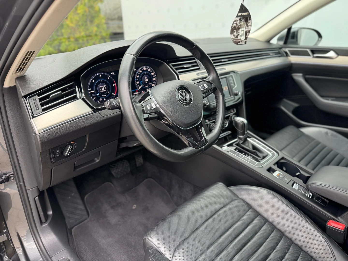 VW Passat VW Passat Var. SS HL 2.0TDI SCR BMT 4MOTION, снимка 8 - Автомобили и джипове - 51918541