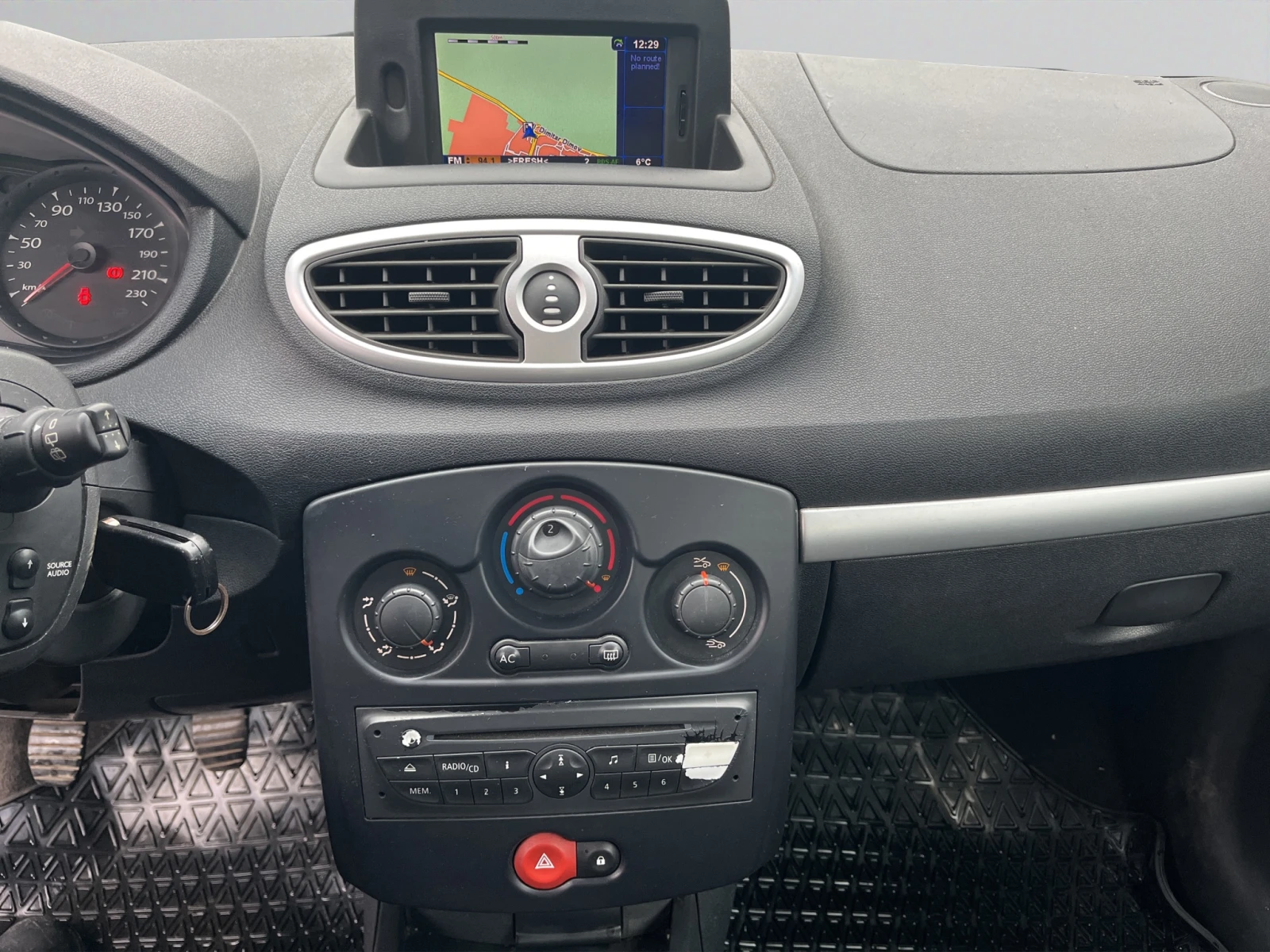 Renault Clio  - изображение 10