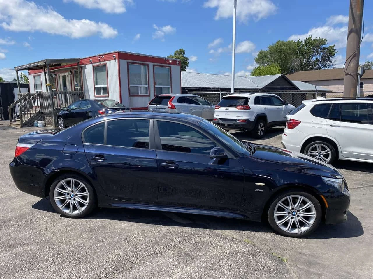 BMW 535 * 4dr Sdn 535i xDrive AWD * CARFAX * ЦЕНА ДО БГ, снимка 2 - Автомобили и джипове - 54870962