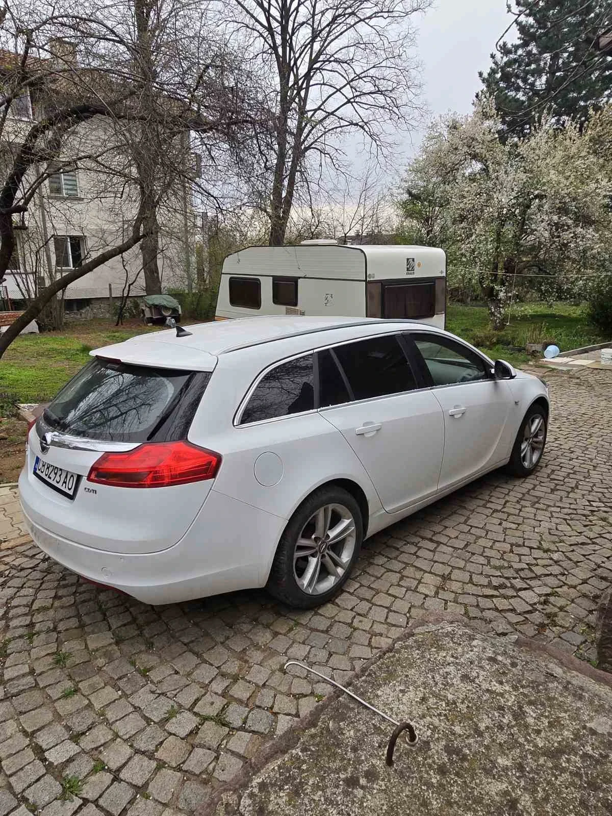 Opel Insignia Комби, снимка 4 - Автомобили и джипове - 54910219