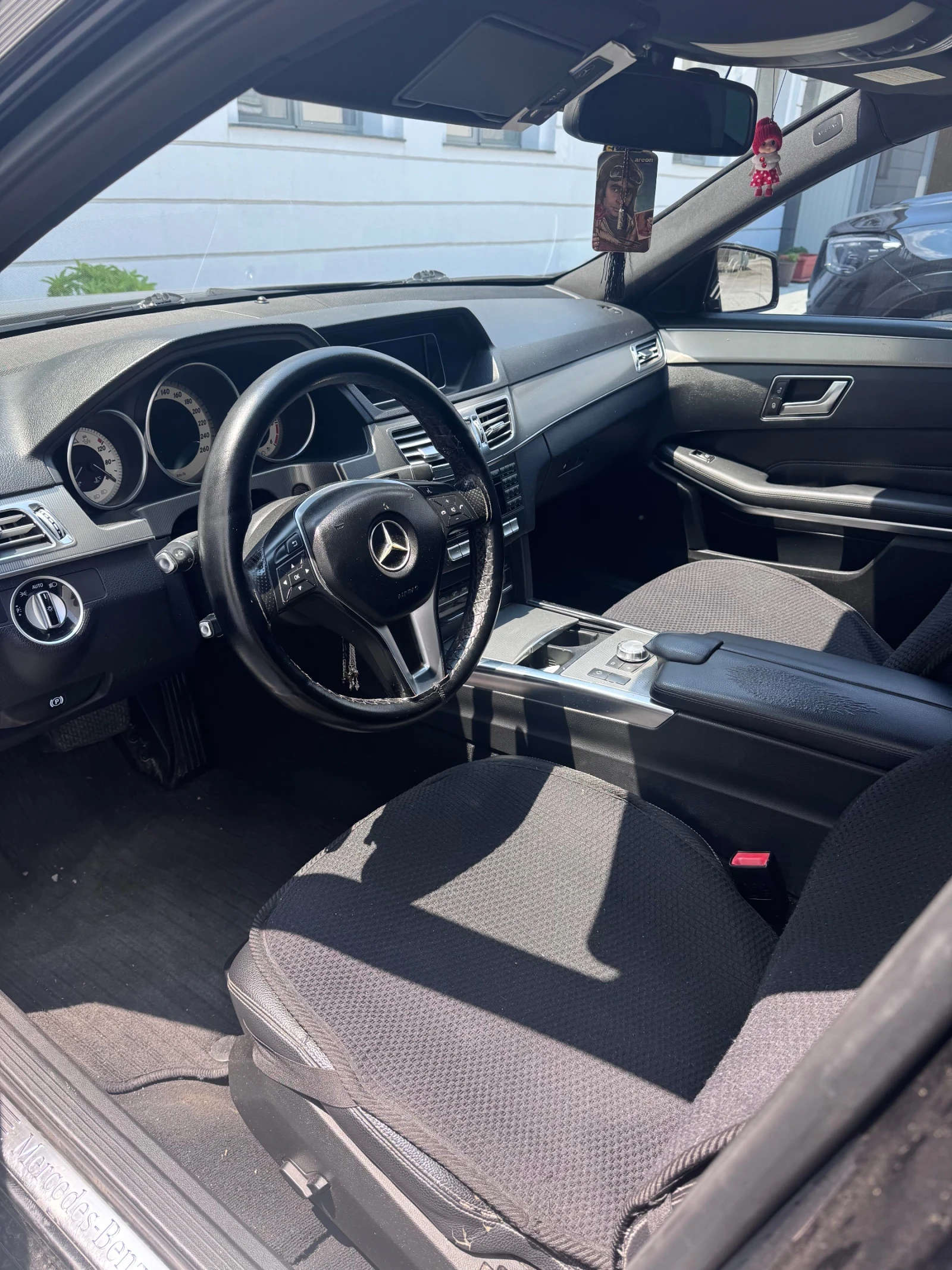 Mercedes-Benz E 200, снимка 5 - Автомобили и джипове - 55144164