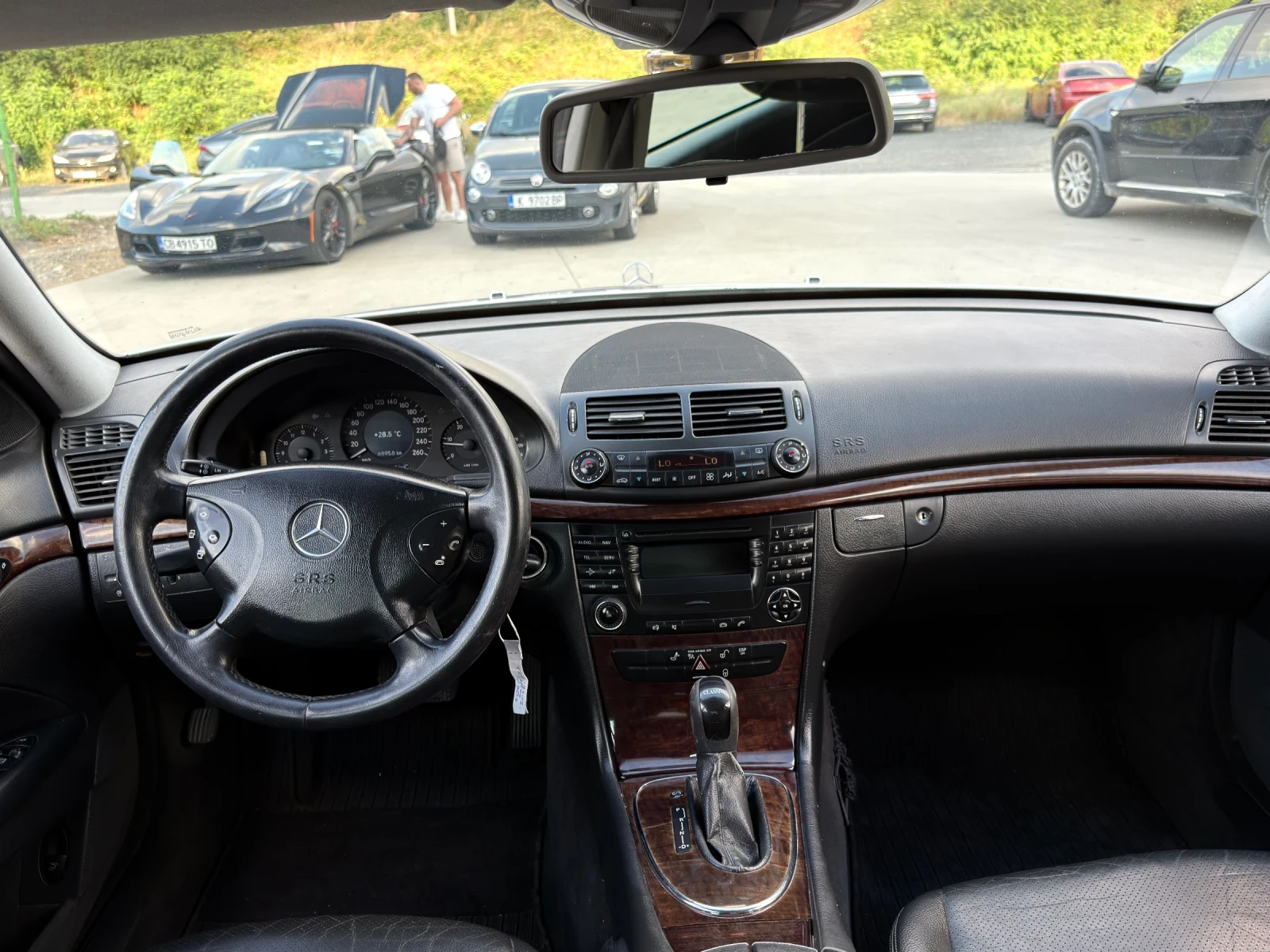 Mercedes-Benz E 220 Автоматик/Кожа/Климатроник, снимка 11 - Автомобили и джипове - 55290638