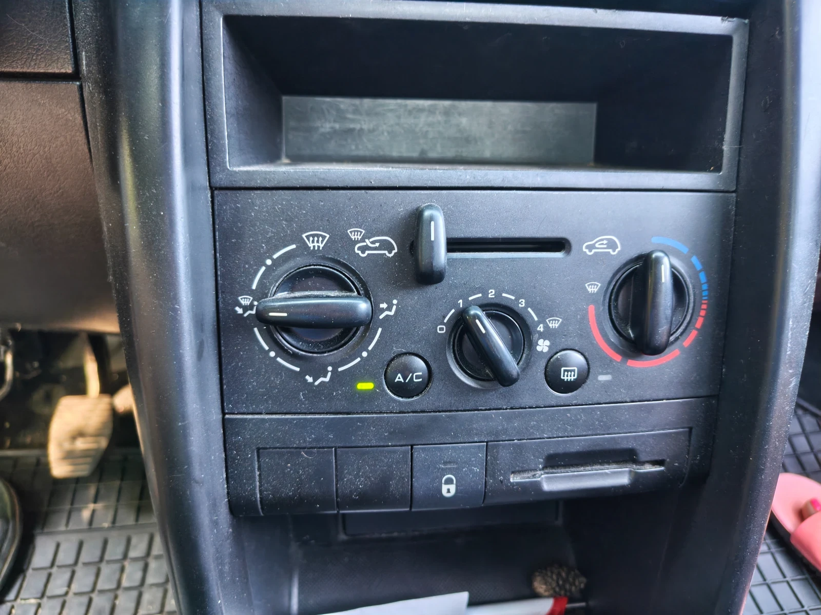Peugeot 207, снимка 10 - Автомобили и джипове - 55545274