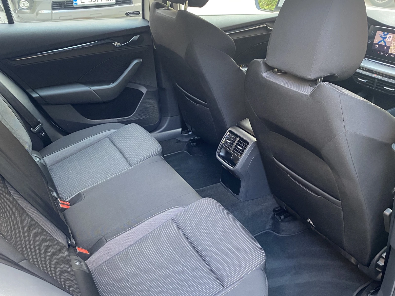 Skoda Octavia 2.0 TDI/ DSG/ Ambition, снимка 13 - Автомобили и джипове - 55903089