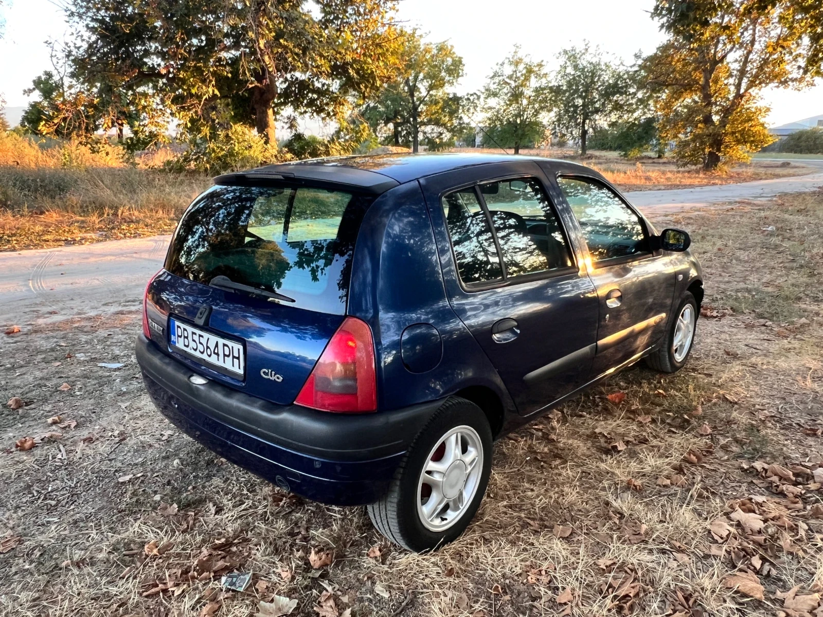 Renault Clio 1.2 LPG, снимка 4 - Автомобили и джипове - 55963259