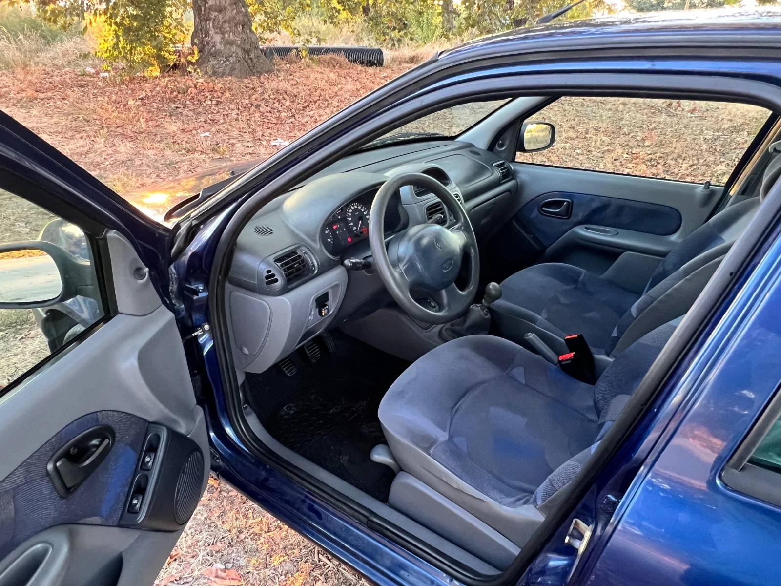 Renault Clio 1.2 LPG, снимка 7 - Автомобили и джипове - 55963259