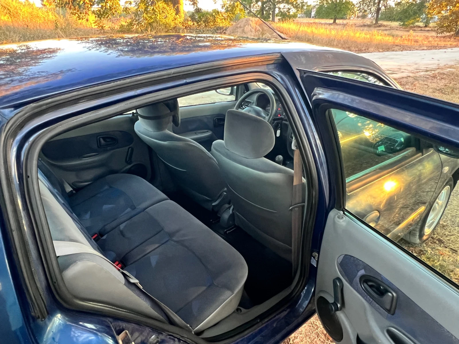 Renault Clio 1.2 LPG, снимка 9 - Автомобили и джипове - 55963259