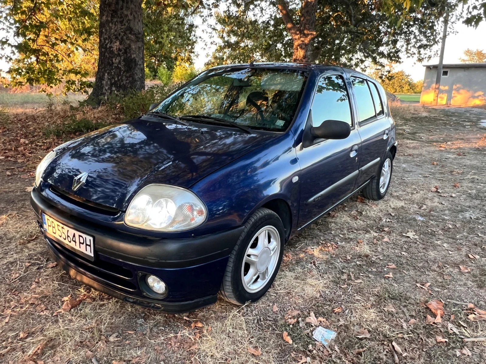 Renault Clio 1.2 LPG, снимка 3 - Автомобили и джипове - 55963259