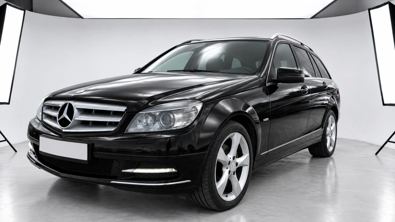 Mercedes-Benz C 220 Avantgarde, снимка 2 - Автомобили и джипове - 56136348