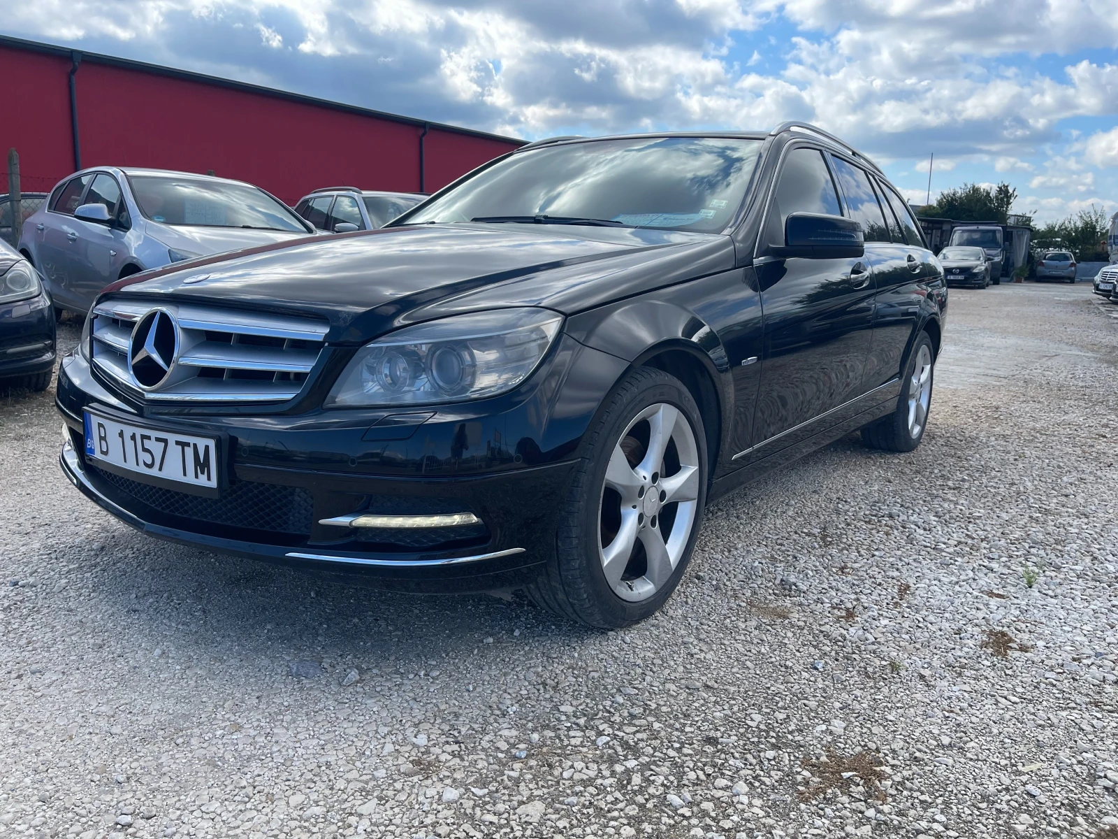 Mercedes-Benz C 220 Avantgarde, снимка 13 - Автомобили и джипове - 56136348