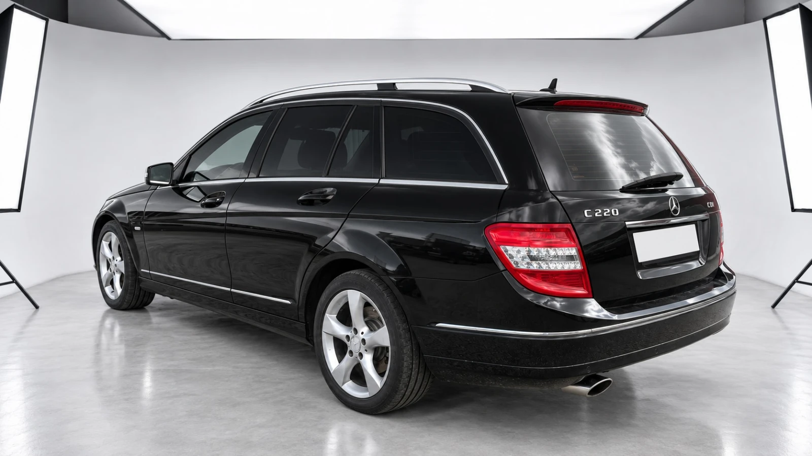 Mercedes-Benz C 220 Avantgarde, снимка 4 - Автомобили и джипове - 56136348