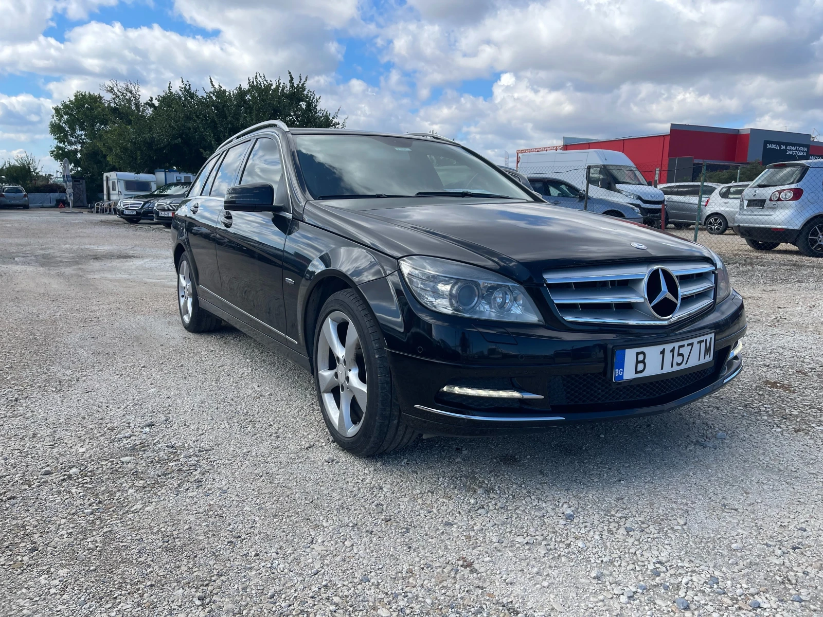Mercedes-Benz C 220 Avantgarde, снимка 11 - Автомобили и джипове - 56136348