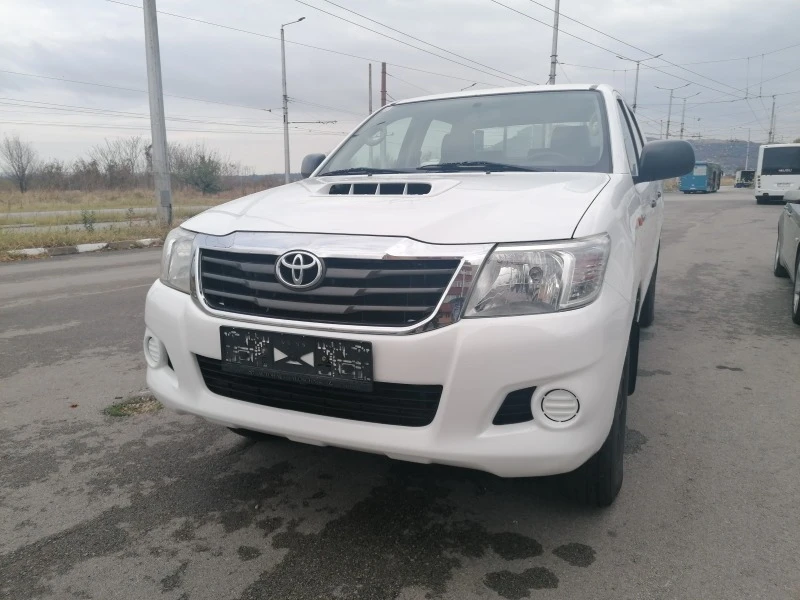 Toyota Hilux 2.5 D4D 4x4, снимка 1 - Автомобили и джипове - 45858136