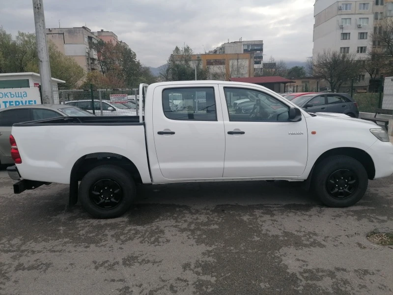 Toyota Hilux 2.5 D4D 4x4, снимка 3 - Автомобили и джипове - 45858136