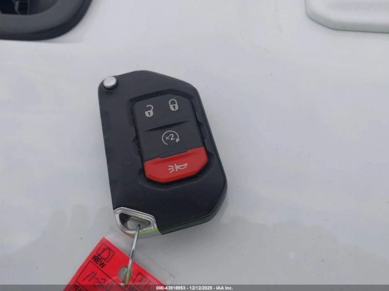 Jeep Gladiator 3.6L V-6 DOHC, VVT, 285HP 4X4 Drive, снимка 3 - Автомобили и джипове - 52938684