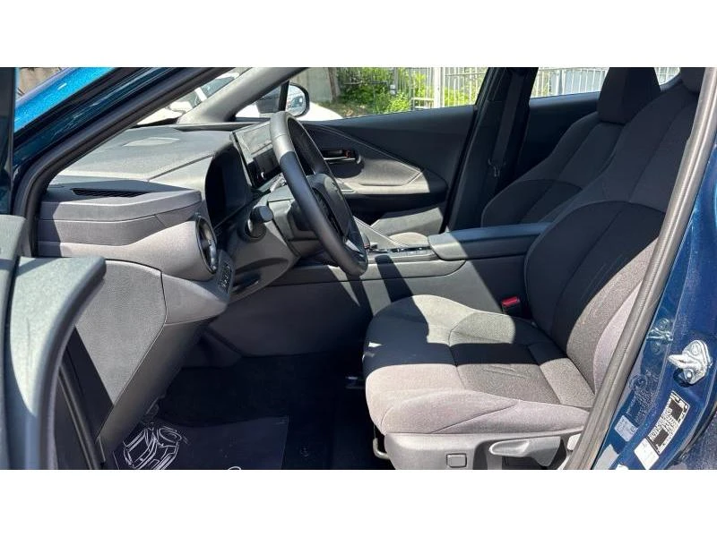 Toyota C-HR 2.0 PHEV COOL, снимка 12 - Автомобили и джипове - 55257188