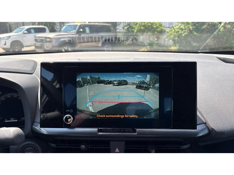 Toyota C-HR 2.0 PHEV COOL, снимка 15 - Автомобили и джипове - 55257188