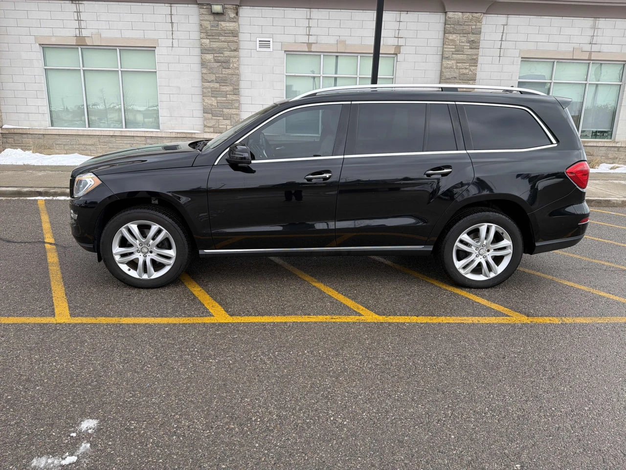 Mercedes-Benz GL 350 4MATIC* 7 МЕСТЕН* ПОДГРЕВ НА ВОЛАН/СЕДАЛКИ* ПАНОРА - изображение 3