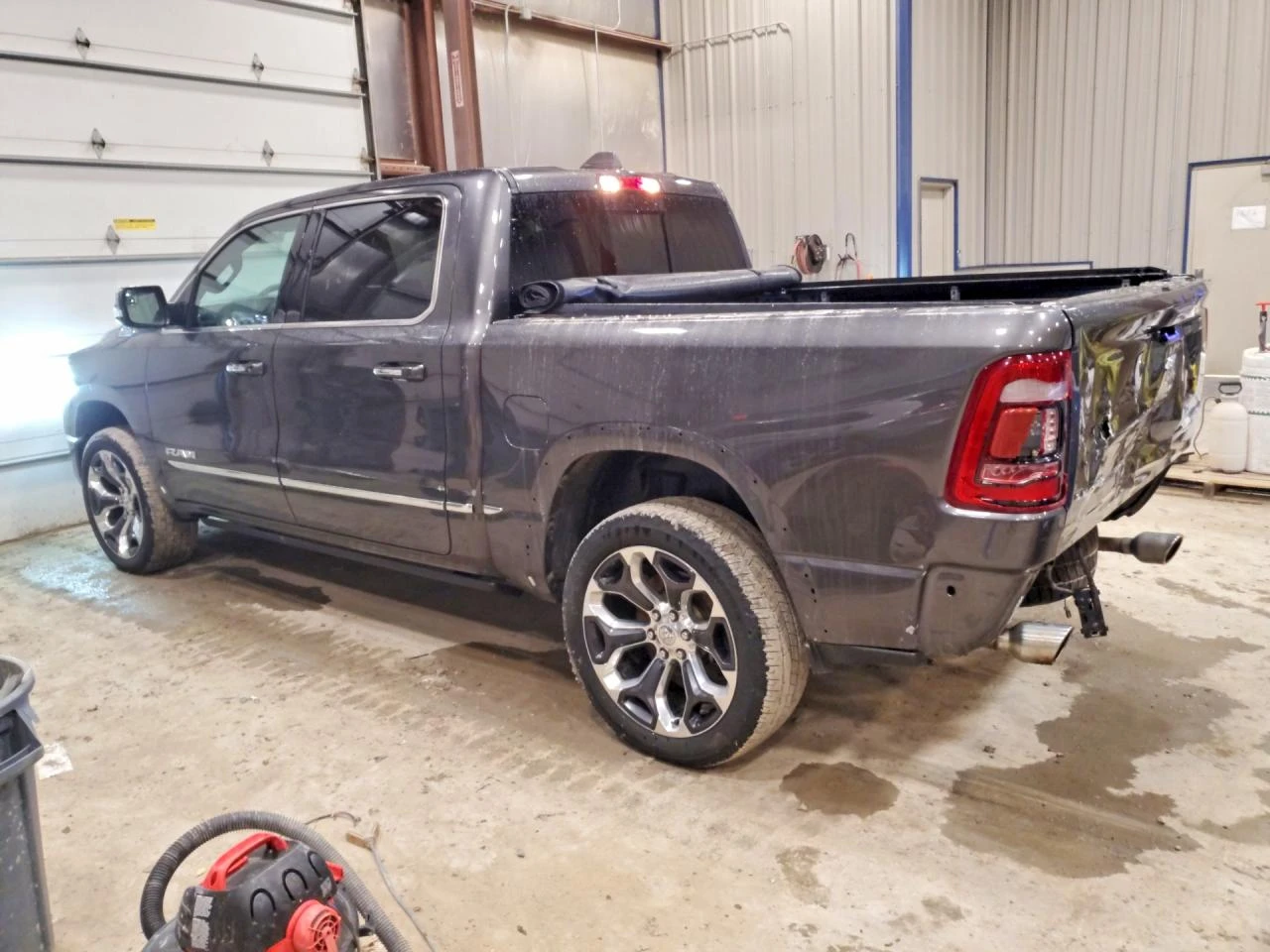 Dodge RAM 1500 LIMITED/AWD/NAVI/ОТ 306 ЕВРО НА МЕСЕЦ, снимка 2 - Автомобили и джипове - 53919379