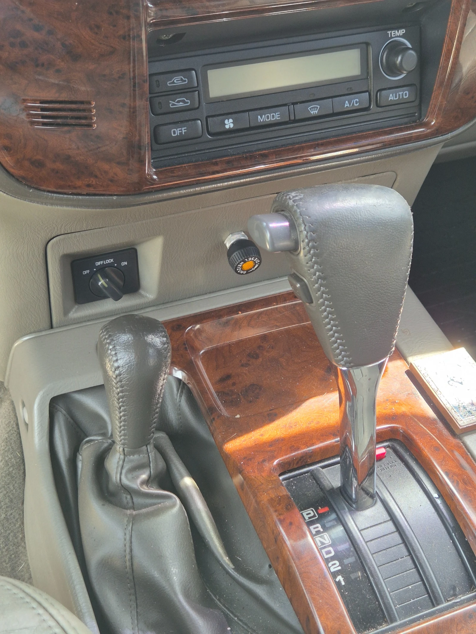 Nissan Patrol 3.0, снимка 10 - Автомобили и джипове - 54179179