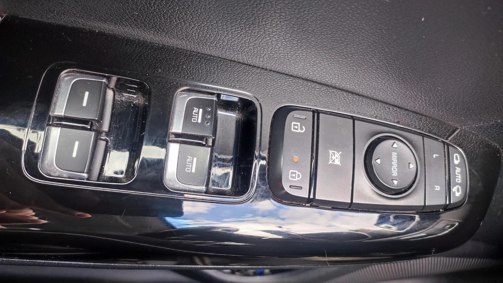 Kia Sportage 1.6T-GDI , снимка 16 - Автомобили и джипове - 54722300