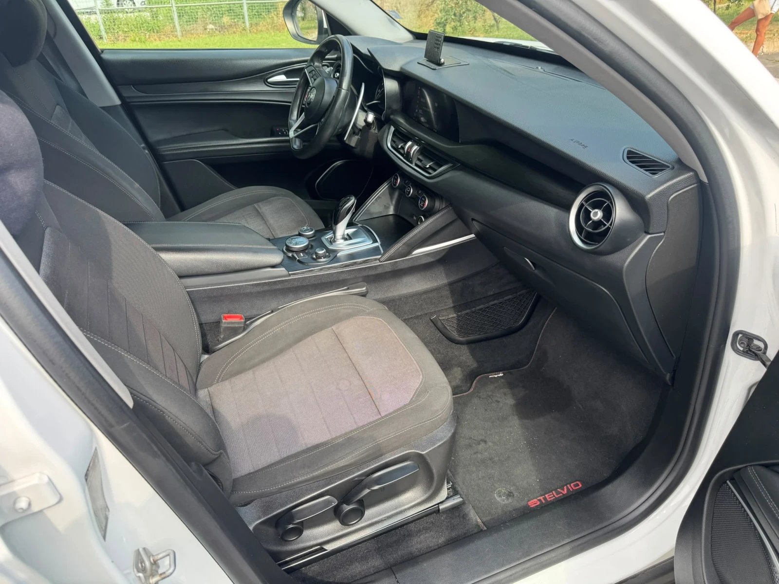 Alfa Romeo Stelvio 2.2, снимка 10 - Автомобили и джипове - 55610271