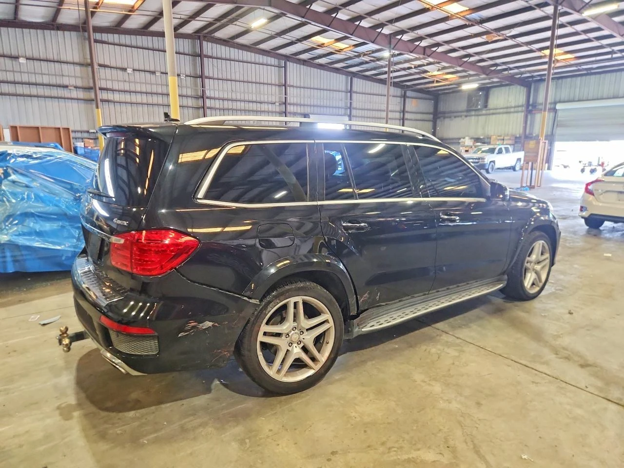 Mercedes-Benz GL 550 4MATIC| HARMAN| ОБДУХ| KEYLESS| , снимка 6 - Автомобили и джипове - 55689439