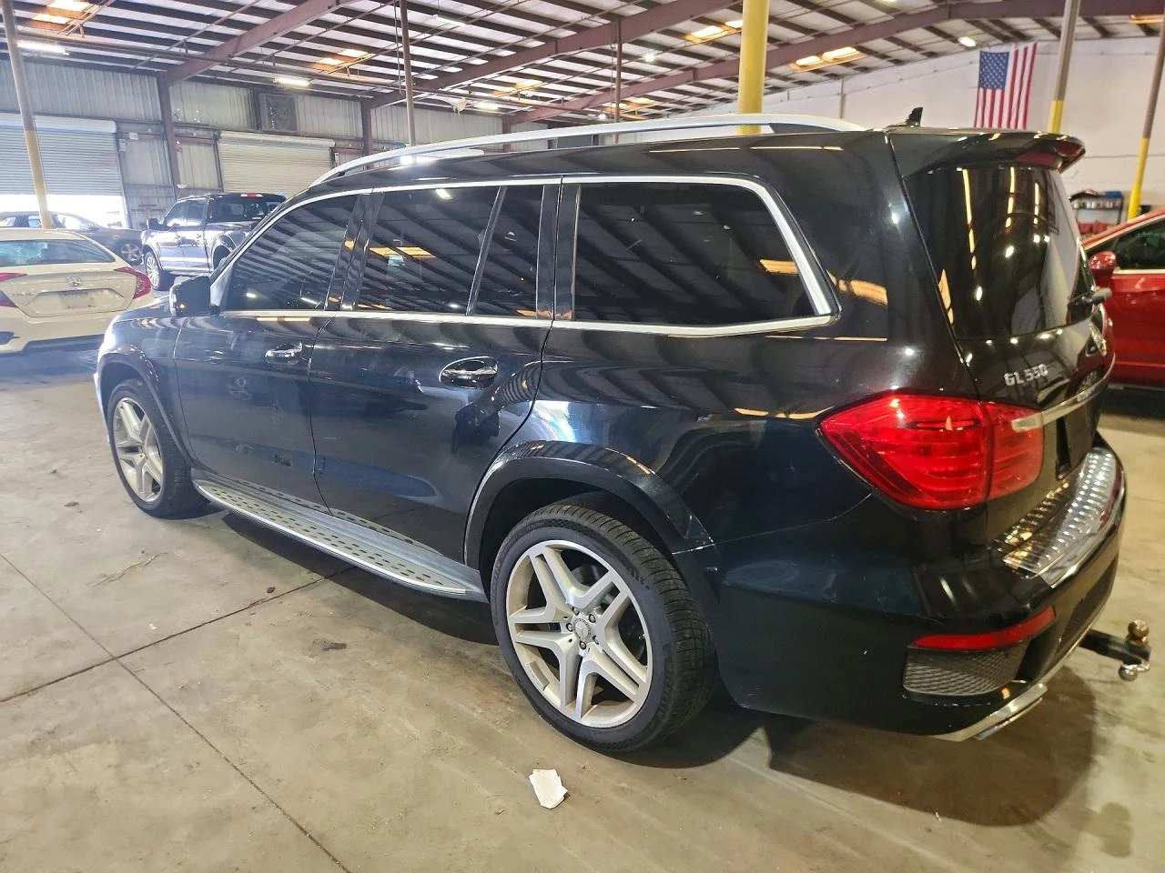 Mercedes-Benz GL 550 4MATIC| HARMAN| ОБДУХ| KEYLESS| , снимка 4 - Автомобили и джипове - 55689439