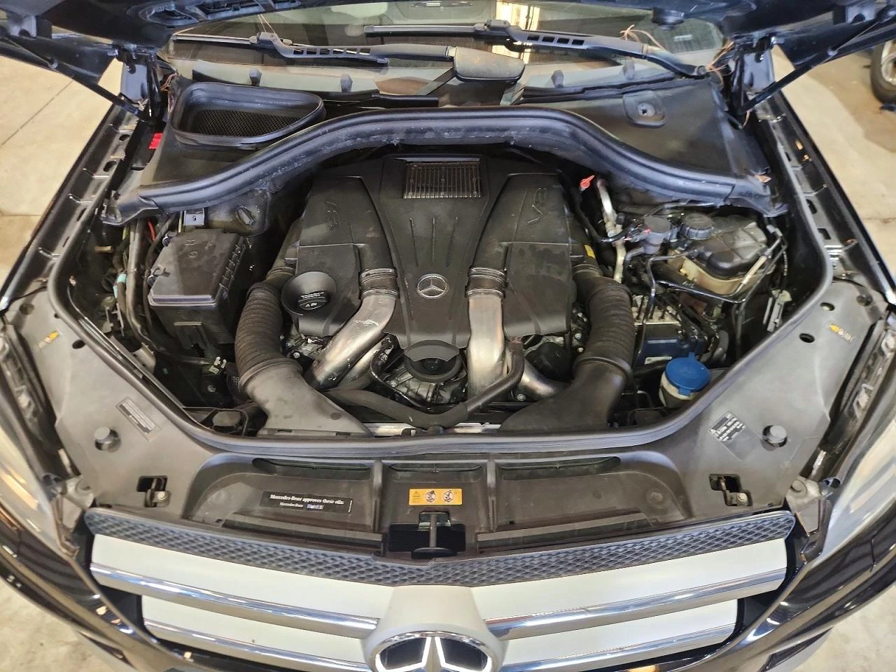 Mercedes-Benz GL 550 4MATIC| HARMAN| ОБДУХ| KEYLESS| , снимка 12 - Автомобили и джипове - 55689439