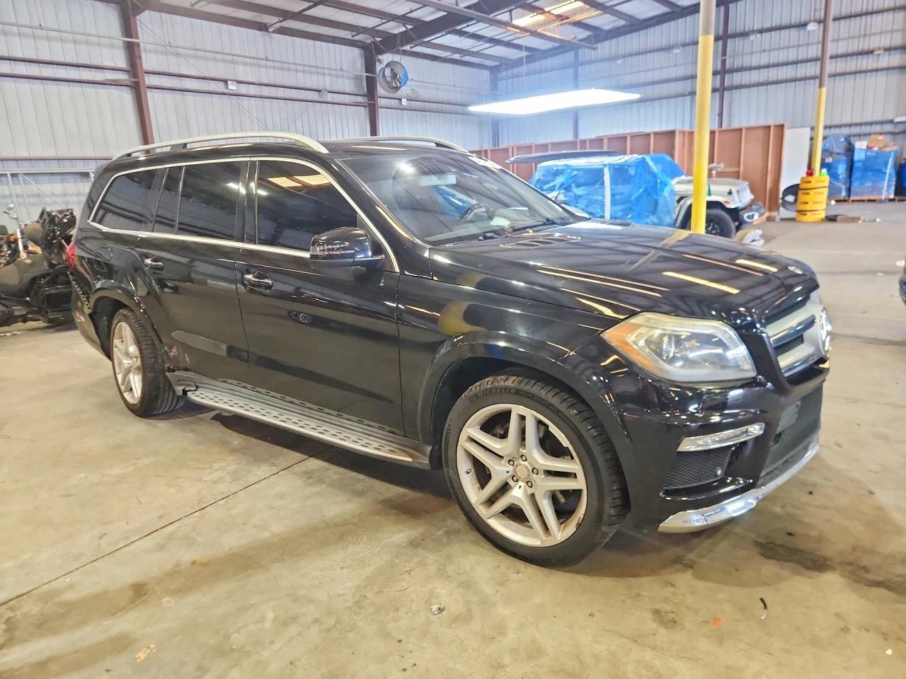 Mercedes-Benz GL 550 4MATIC| HARMAN| ОБДУХ| KEYLESS| , снимка 3 - Автомобили и джипове - 55689439