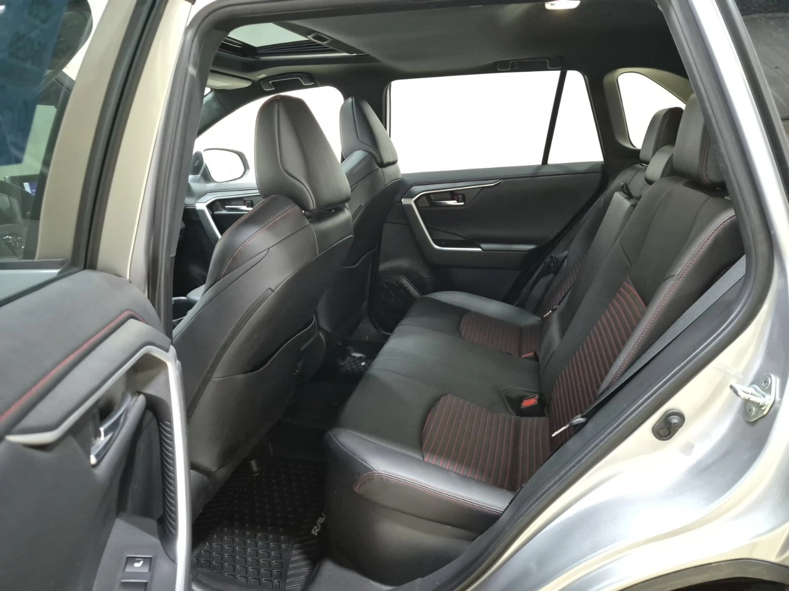 Toyota Rav4 * AWD * CARFAX * , снимка 6 - Автомобили и джипове - 56121660