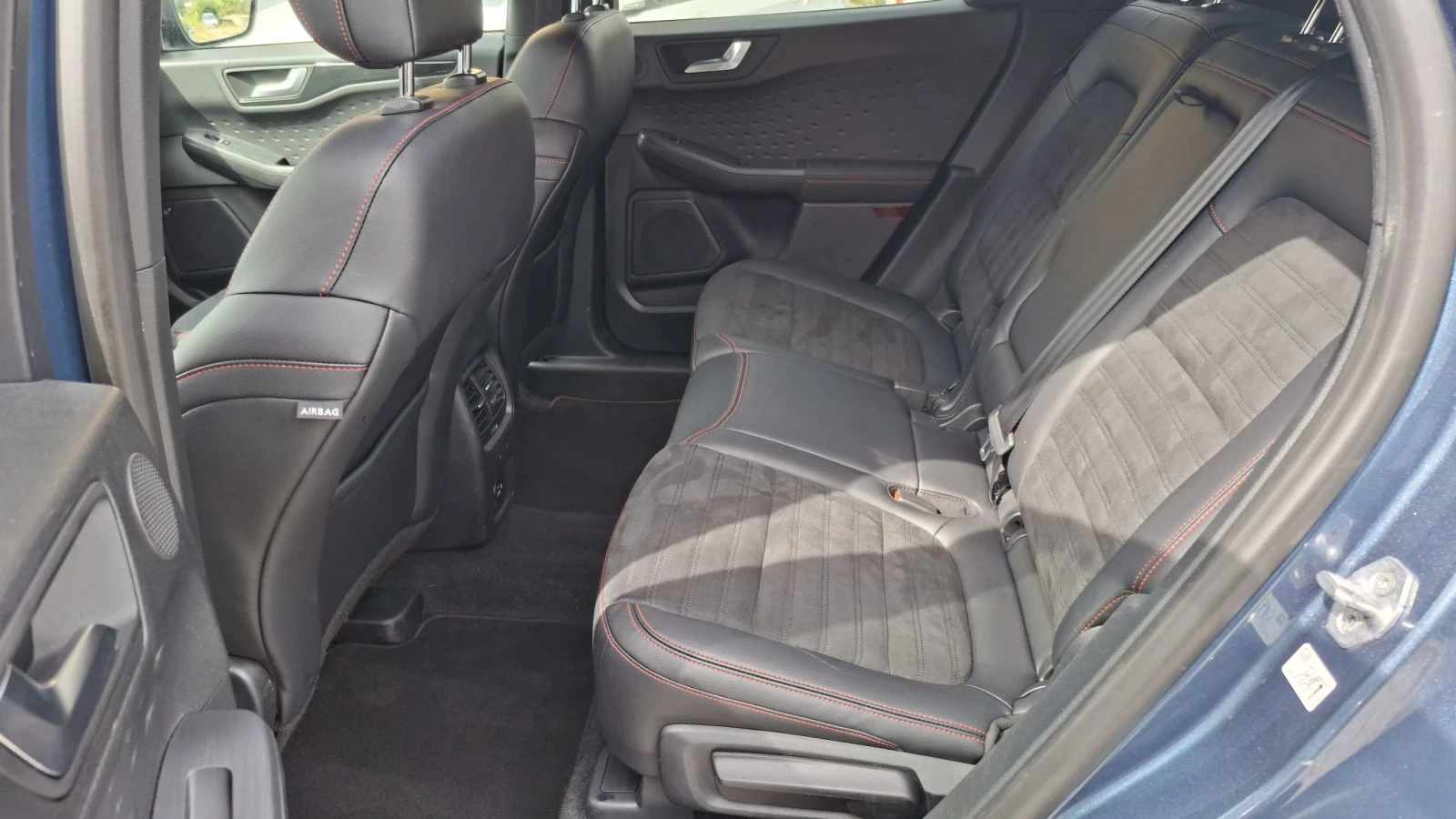 Ford Kuga 2.5(PHEV)ST-LINE PLUG, снимка 15 - Автомобили и джипове - 56229559