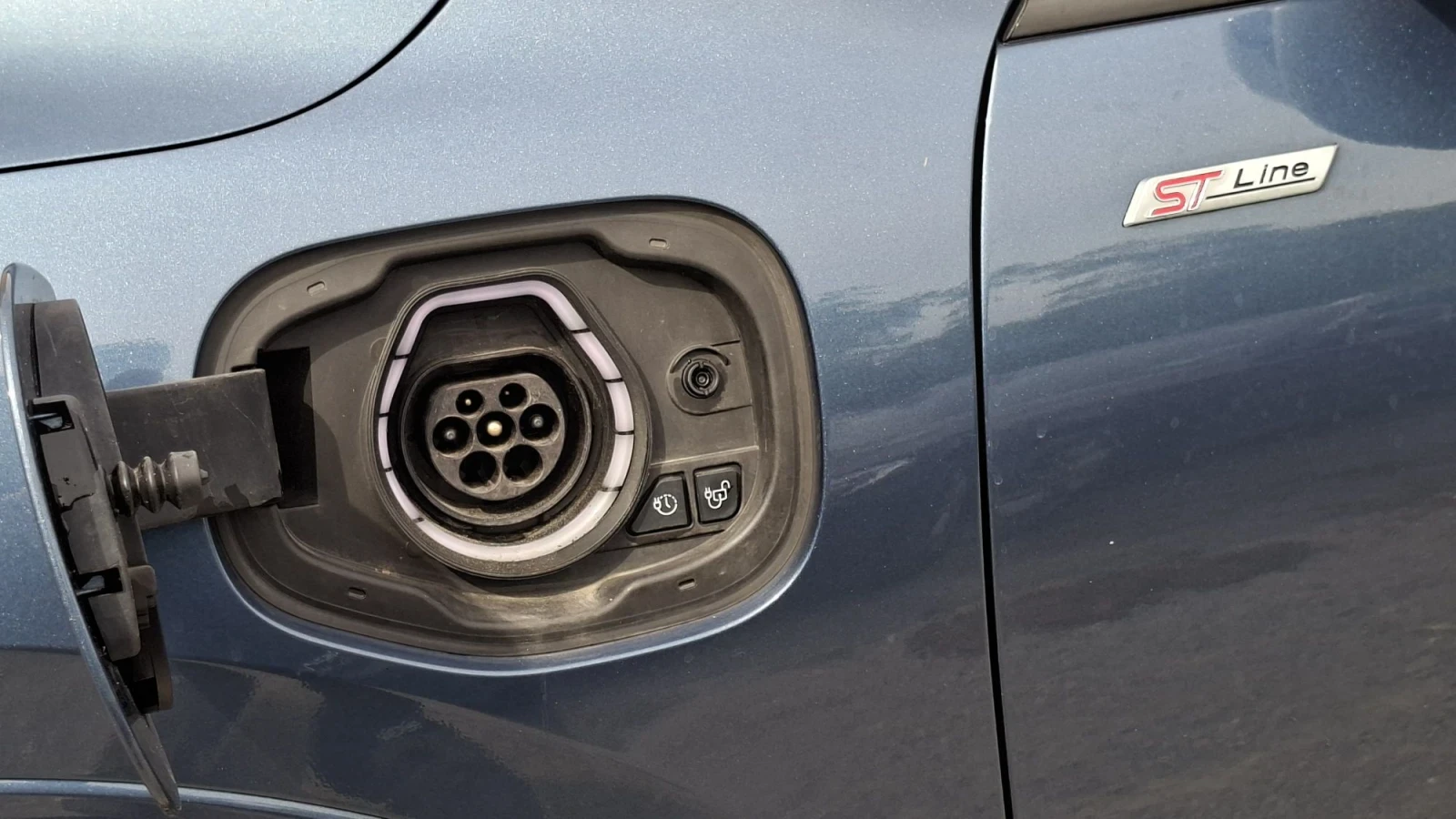 Ford Kuga 2.5(PHEV)ST-LINE PLUG, снимка 16 - Автомобили и джипове - 56229559