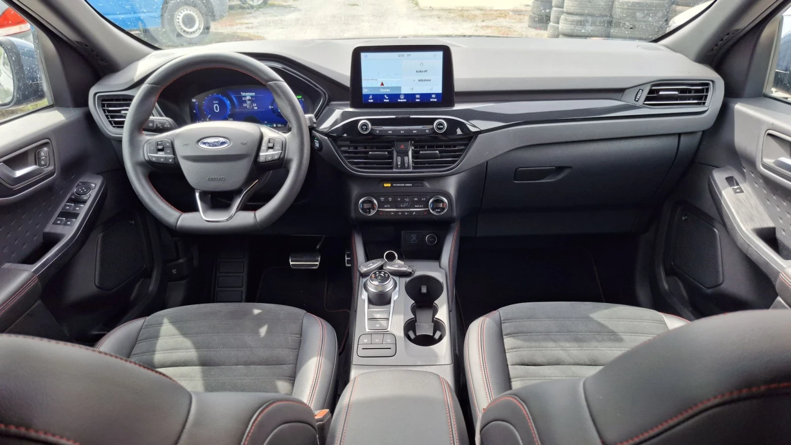 Ford Kuga 2.5(PHEV)ST-LINE PLUG, снимка 10 - Автомобили и джипове - 56229559