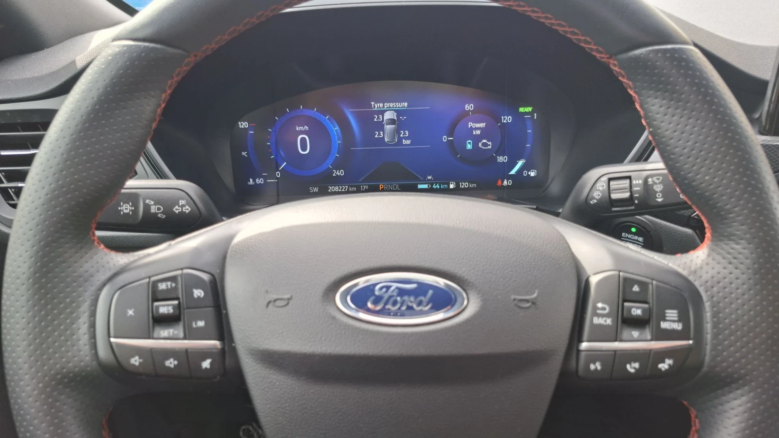 Ford Kuga 2.5(PHEV)ST-LINE PLUG, снимка 11 - Автомобили и джипове - 56229559