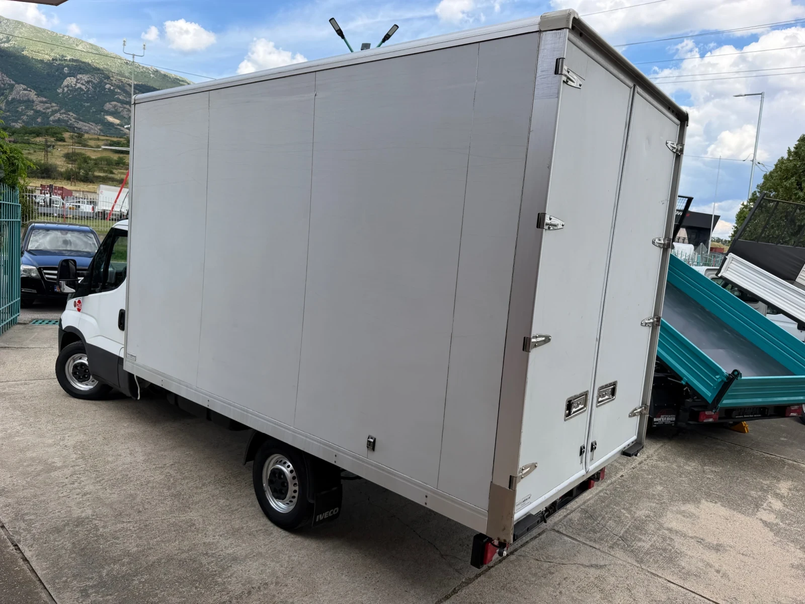 Iveco Daily 35S16* Климатроник* 4.20 метра фургон, снимка 8 - Бусове и автобуси - 55207272