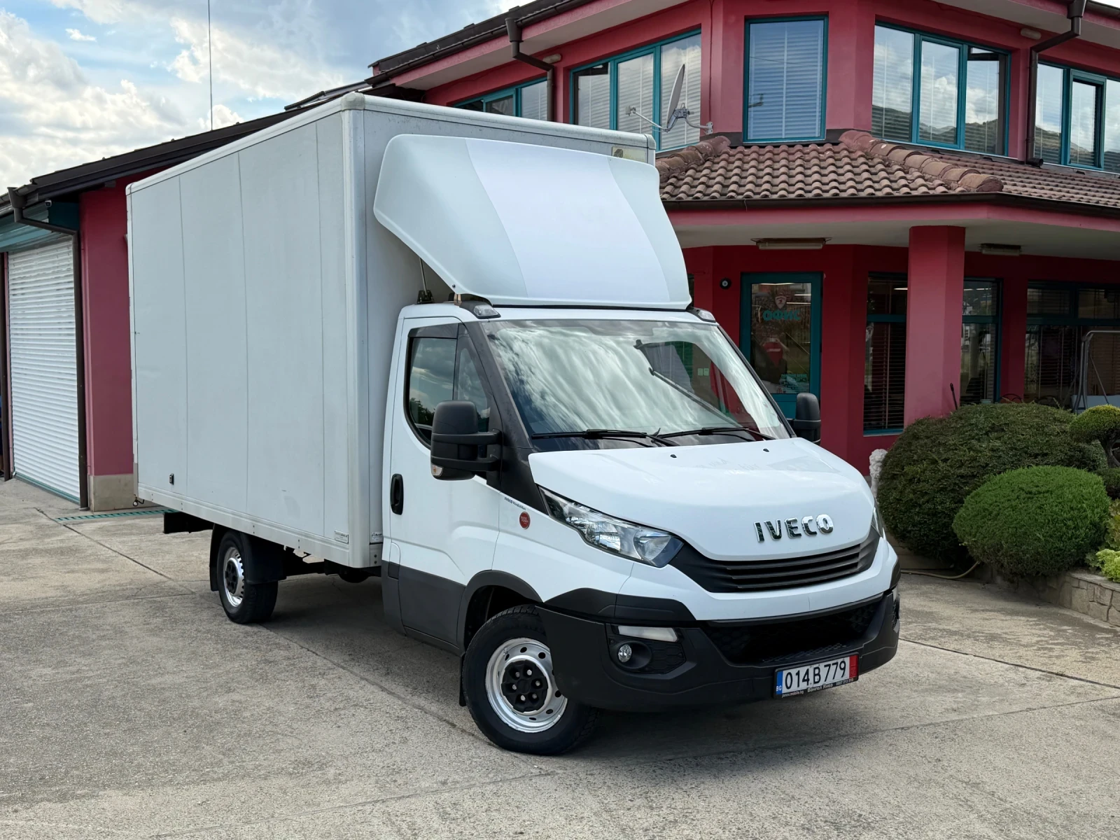 Iveco Daily 35S16* Климатроник* 4.20 метра фургон, снимка 13 - Бусове и автобуси - 55207272