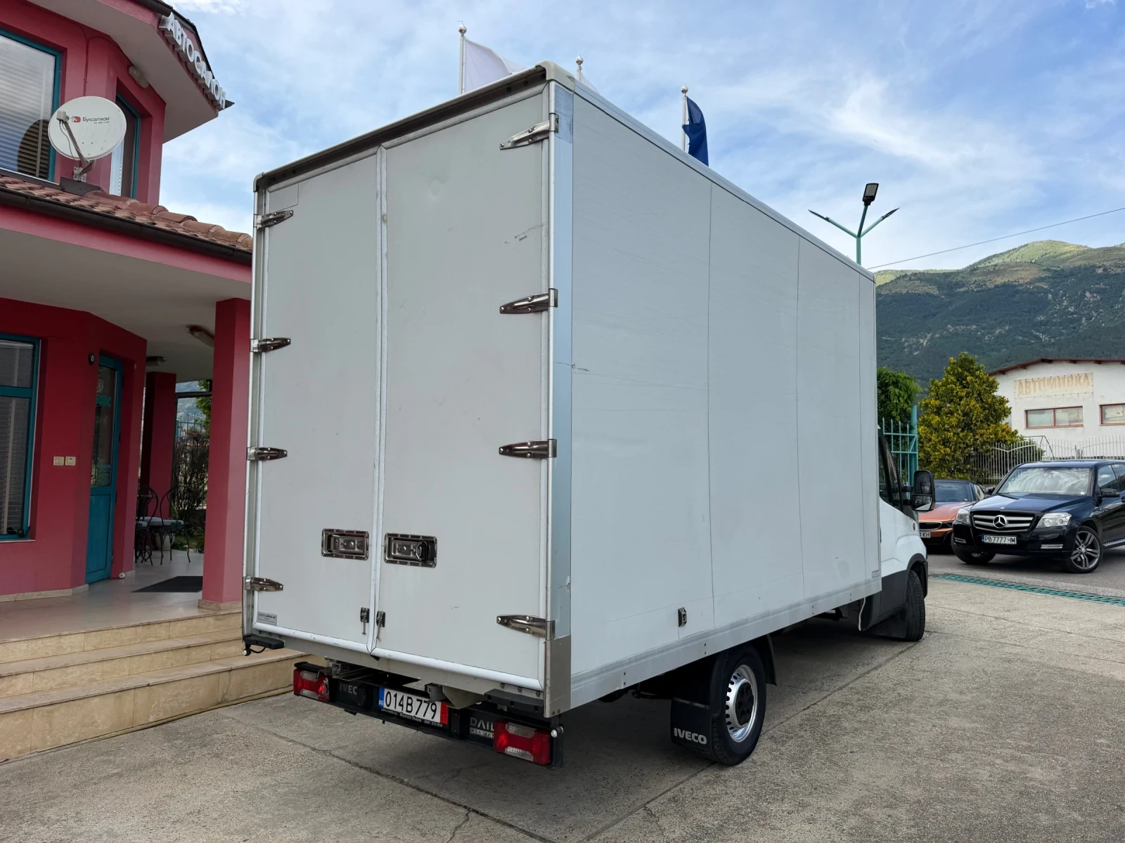 Iveco Daily 35S16* Климатроник* 4.20 метра фургон, снимка 10 - Бусове и автобуси - 55207272
